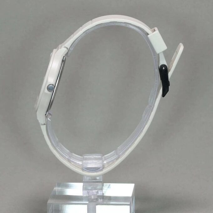 Montre Jeunesse Casio - MQ-24UC-8BDF - Bracelet en résine blanc - Affichage analogique - Résistant à l'eau