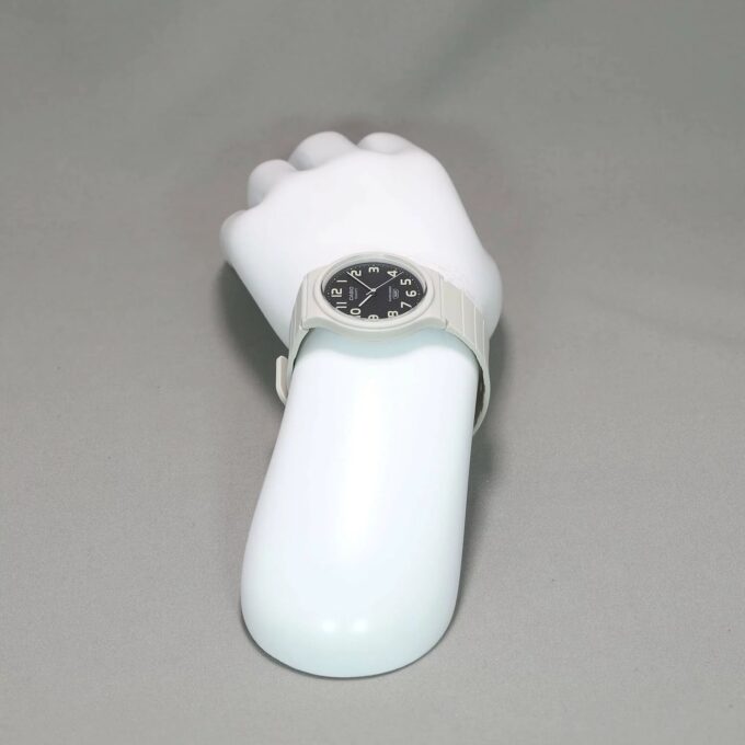 Montre Jeunesse Casio - MQ-24UC-8BDF - Bracelet en résine blanc - Affichage analogique - Résistant à l'eau