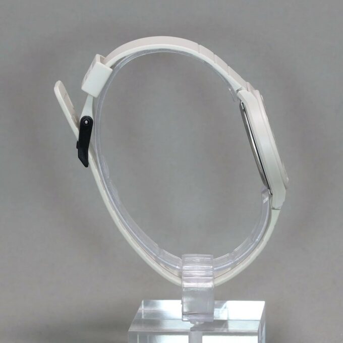 Montre Jeunesse Casio - MQ-24UC-8BDF - Bracelet en résine blanc - Affichage analogique - Résistant à l'eau