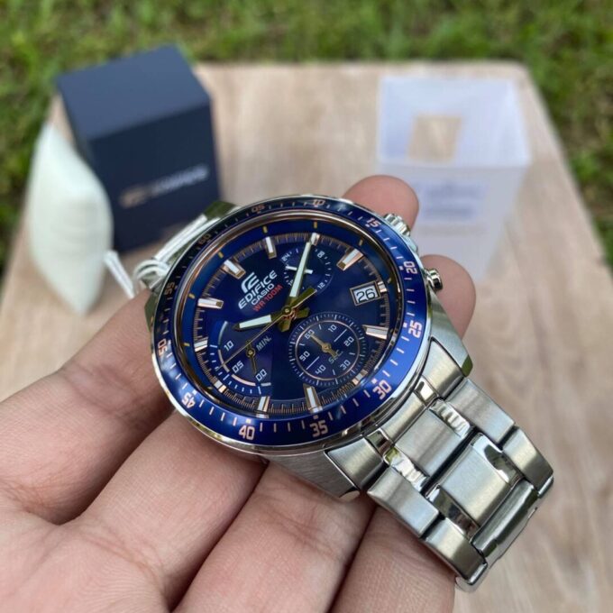 Montre Homme Casio Edifice - EFV-540D-2AVUDF - Bracelet en acier inoxydable - Chronographe - Affichage analogique - Résistant à l'eau