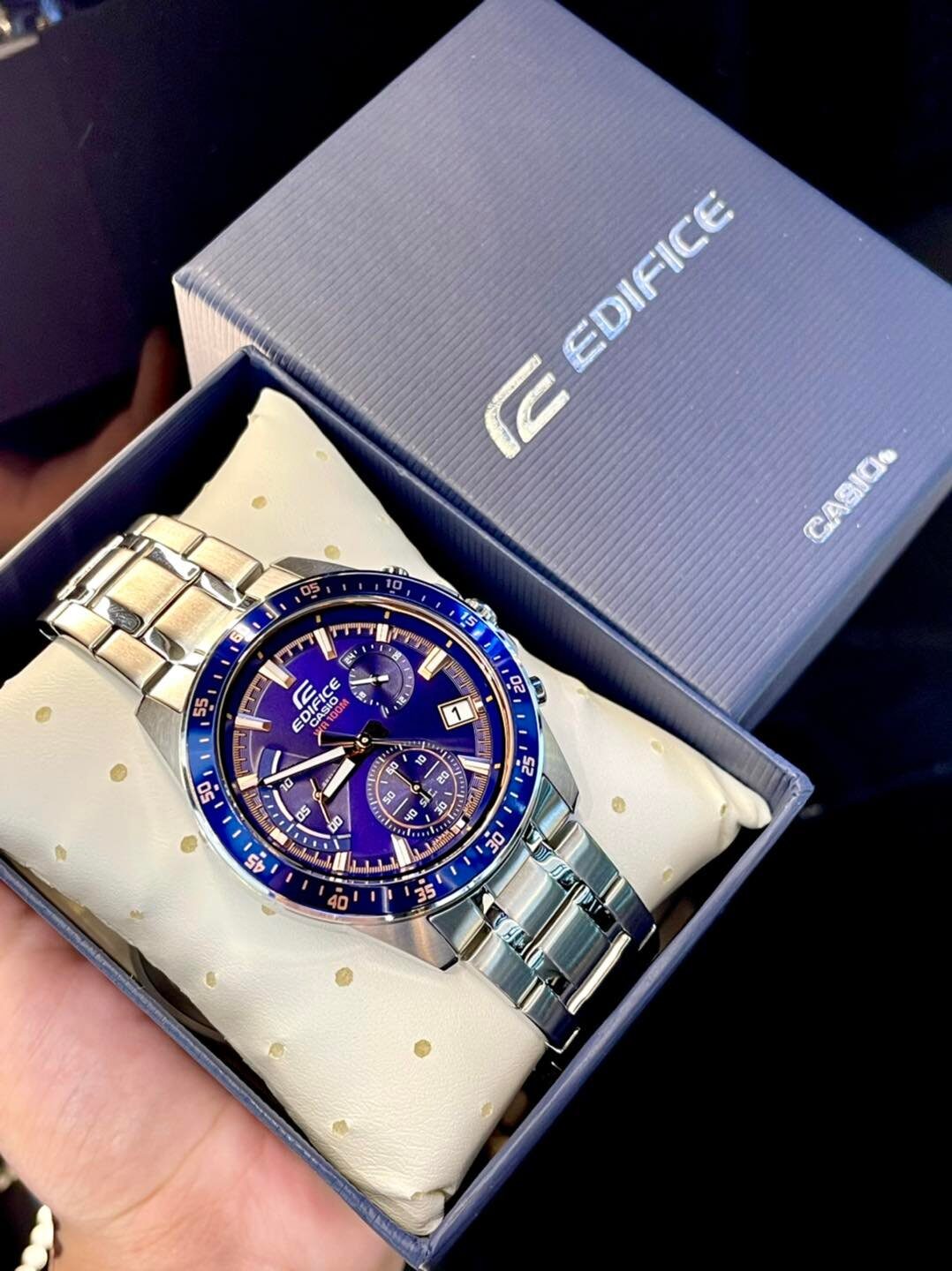 aiwatch_EFV-540D-2AVUDF - Montre Homme Casio Edifice - EFV-540D-2AVUDF - Bracelet en acier inoxydable - Chronographe - Affichage analogique - Résistant à l'eau