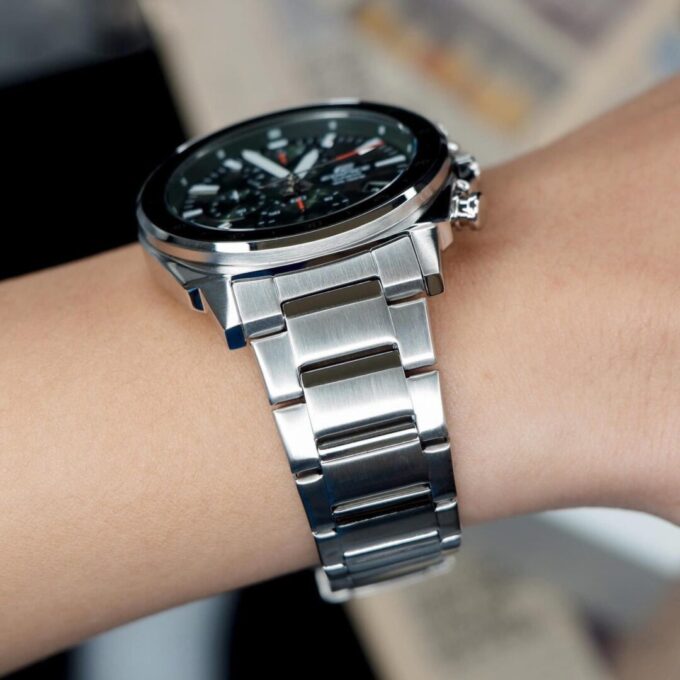 Montre Homme Casio Edifice - EFV-600D-3CVUDF - Bracelet en acier inoxydable - Chronographe - Affichage analogique - Résistant à l'eau