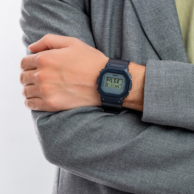 Montre Homme Casio G-Shock - GM-5600MF-2DR - Bracelet en résine noir - Affichage Numérique - Résistant à l'eau