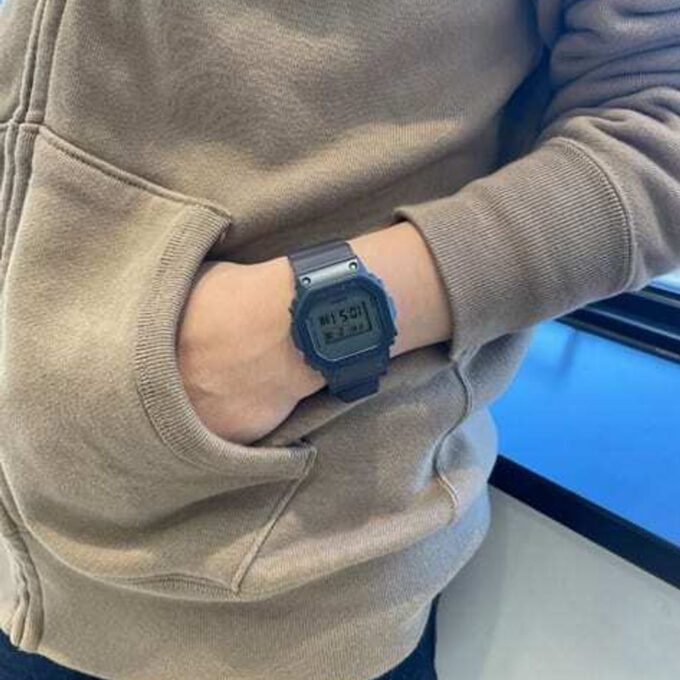 Montre Homme Casio G-Shock - GM-5600MF-2DR - Bracelet en résine noir - Affichage Numérique - Résistant à l'eau