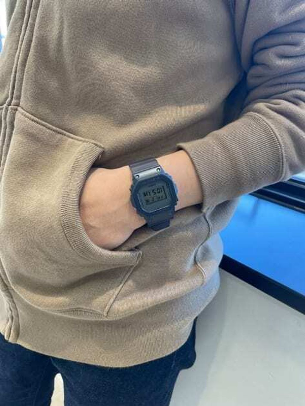 Montre Homme Casio G-Shock - GM-5600MF-2DR - Bracelet en résine noir - Affichage Numérique - Résistant à l'eau – Image 2