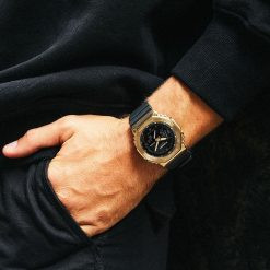 Montre Homme Casio G-Shock - GM-2100G-1A9DR - Bracelet en résine noir - Cadran Analogique - Numérique Doré - Résistant à l'eau
