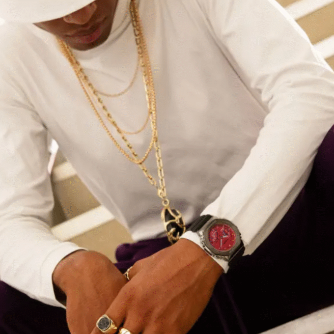 Montre Homme Casio G-shock - GM-2100B-4ADR - Bracelet en Résine noir - Cadran rouge Analogique - Numérique - Résistant à l'eau