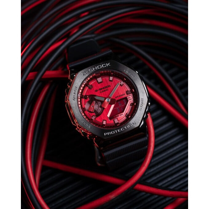 Montre Homme Casio G-shock - GM-2100B-4ADR - Bracelet en Résine noir - Cadran rouge Analogique - Numérique - Résistant à l'eau