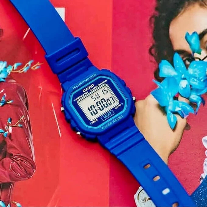 Montre Jeunesse Casio - LA-20WH-2ADF - Bracelet en Résine bleu - Affichage analogique - Résistant à l'eau