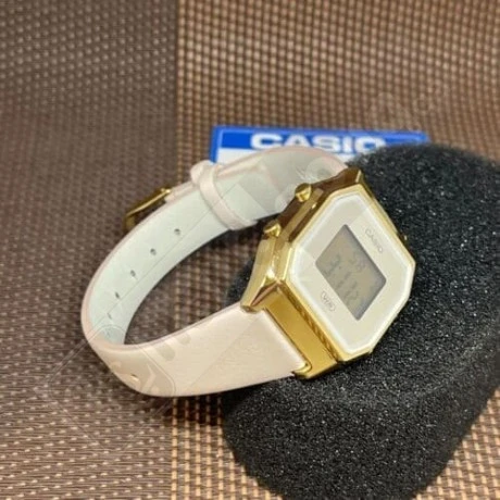 Montre Femme Casio - LA680WEGL-4DF - Bracelet en Résine - Affichage numérique - Résistant à l'eau