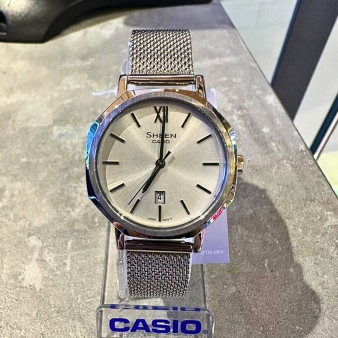 Montre Femme Casio SHEEN - SHE-4554M-7AUDF - Verre en Sapphire - Bracelet en acier inoxydable - Affichage analogique - Résistant à l'eau - Verre Saphir