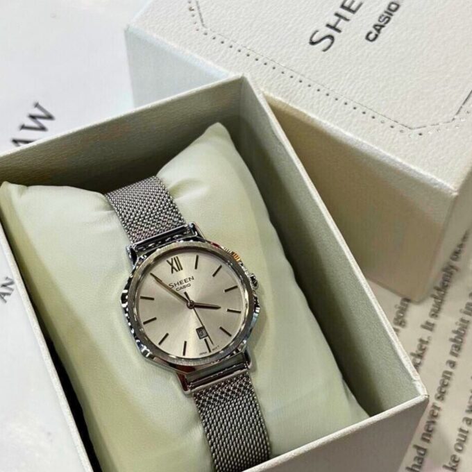 Montre Femme Casio SHEEN - SHE-4554M-7AUDF - Verre en Sapphire - Bracelet en acier inoxydable - Affichage analogique - Résistant à l'eau - Verre Saphir