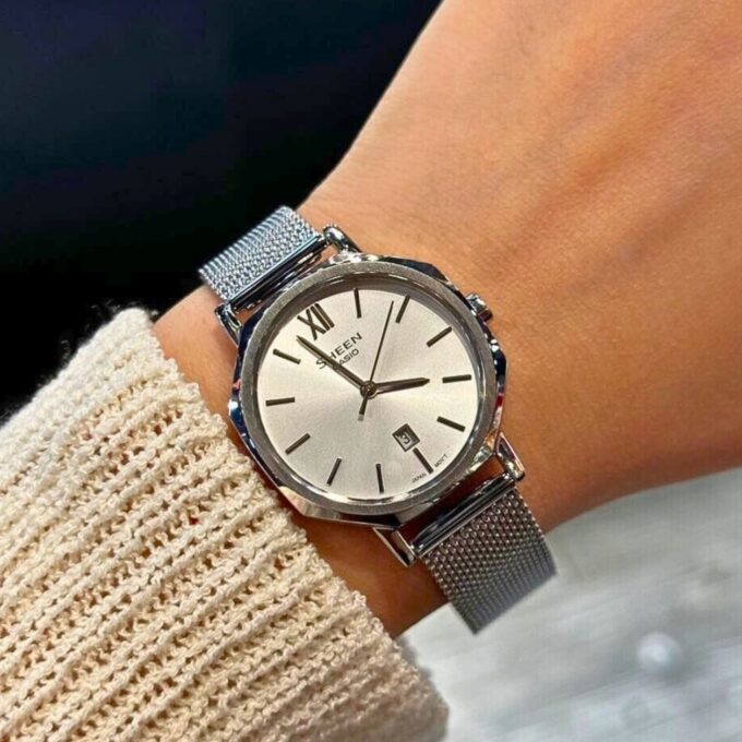 Montre Femme Casio SHEEN - SHE-4554M-7AUDF - Verre en Sapphire - Bracelet en acier inoxydable - Affichage analogique - Résistant à l'eau - Verre Saphir