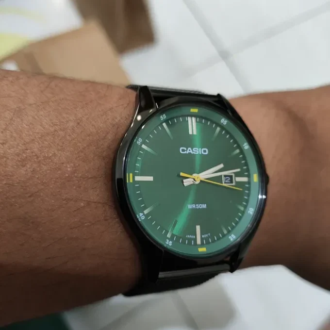 aiwatch_MTP-E710MB-3AVDF - Montre Homme Casio - MTP-E710MB-3AVDF - Bracelet en Acier inoxydable noir - Cadran Vert - Affichage analogique - Résistant à l'eau