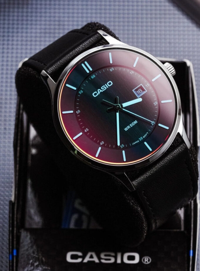 aiwatch_MTP-E605L-1EVDF - Montre Homme Casio - MTP-E605L-1EVDF - Bracelet en Cuir noir - Affichage analogique - Cadran Rouge - Résistant à l'eau