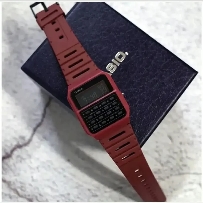 Montre Calculatrice Casio - CA-53WF-4BDF - Bracelet en Résine Rouge Bordeau - Affichage Numérique - Résistant à l'eau