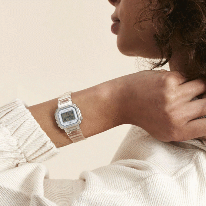 Montre Jeunesse Casio - LA-20WHS-7ADF - Bracelet en Résine - Affichage numérique - Résistant à l'eau