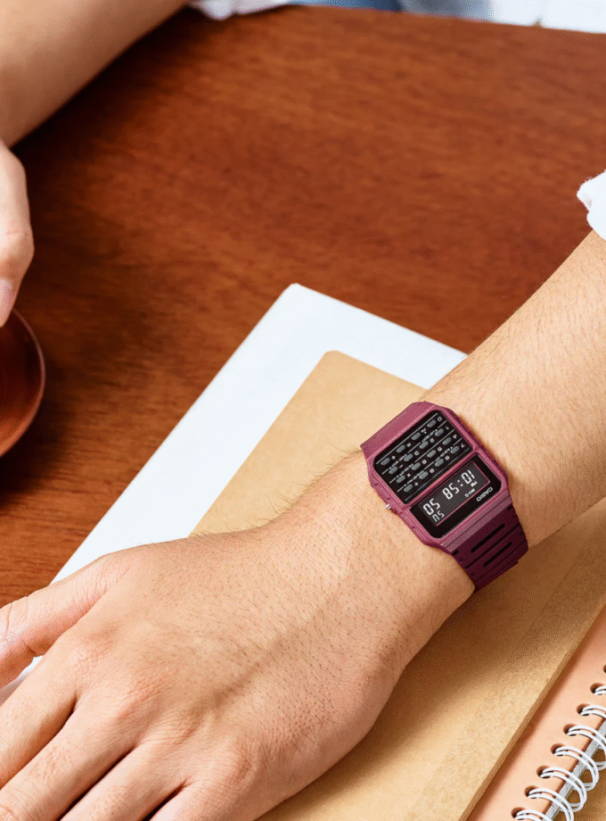 Montre Calculatrice Casio - CA-53WF-4BDF - Bracelet en Résine Rouge Bordeau - Affichage Numérique - Résistant à l'eau