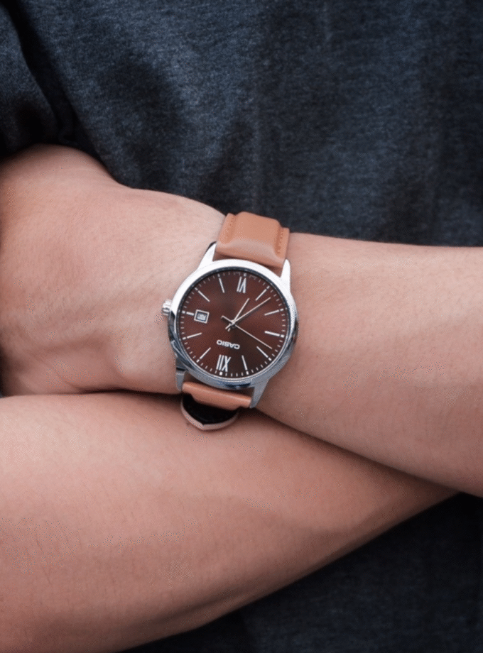 Montre Homme Casio - MTP-V002L-5B3UDF - Bracelet en Cuir Kaki - Affichage Analogique - Résistant à l'eau