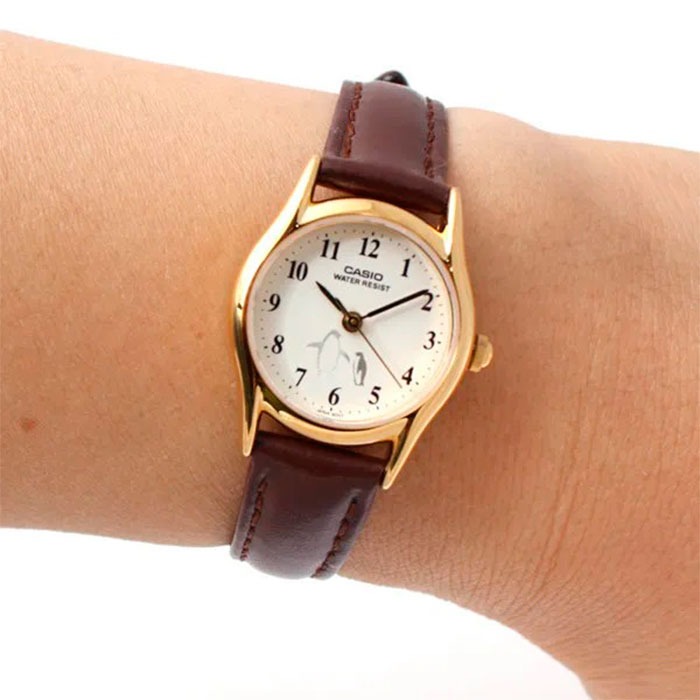 montre femme casio ltp 1094q 7b6rdf bracelet en cuir marron affichage analogique résistant à l'eau