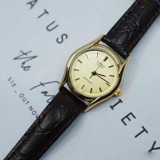 Montre Femme Casio - LTP-1094Q-9ARDF - Bracelet en Cuir Marron - Affichage analogique - Résistant à l'eau