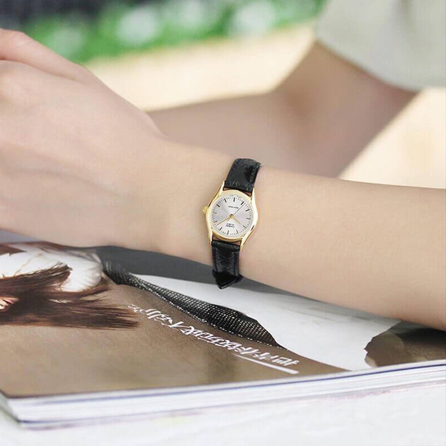 montre femme casio ltp 1094q 7ardf bracelet en cuir noir affichage analogique résistant à l'eau