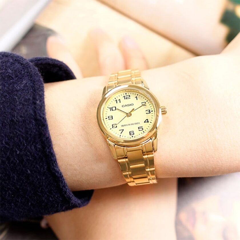 montre femme casio ltp v001g 9budf bracelet en acier inoxydable or affichage analogique résistant à l'eau
