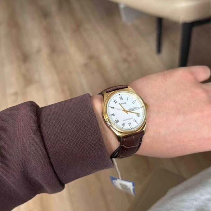 Montre Homme Casio - MTP-V006GL-7BUDF - Bracelet en Cuir Marron - Affichage analogique - Résistant à l'eau