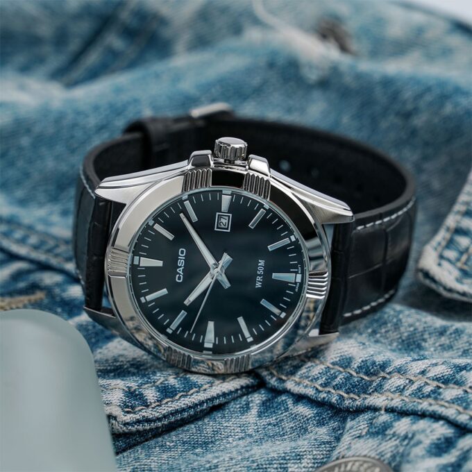 Montre Homme Casio - MTP-1308L-1AVDF - Bracelet en Cuir Noir - Affichage analogique - Résistant à l'eau