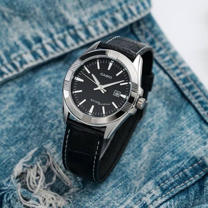 Montre Homme Casio - MTP-1308L-1AVDF - Bracelet en Cuir Noir - Affichage analogique - Résistant à l'eau