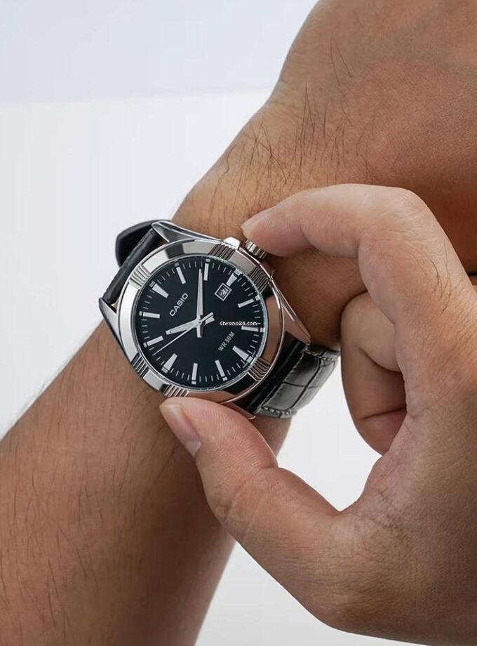 montre homme casio mtp 1308l 1avdf bracelet en cuir noir affichage analogique résistant à l'eau