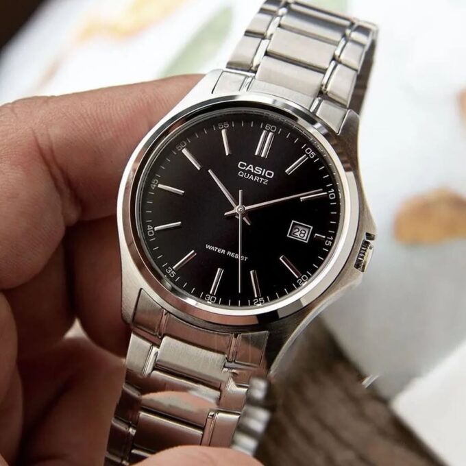 Montre Homme Casio - MTP-1183A-1ADF - Bracelet en Acier Inoxydable - Affichage analogique - Résistant à l'eau