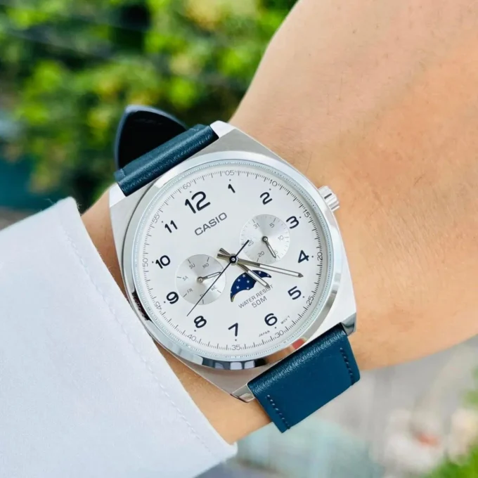 Montre Homme Casio - MTP-M300L-7AVDF - Bracelet en Cuir Bleu - Affichage analogique - Résistant à l'eau