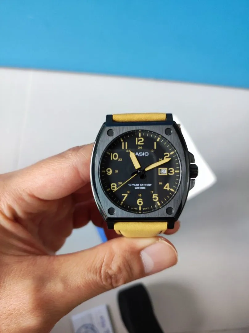 montre homme casio mtp e715l 5avdf bracelet en cuir kaki affichage analogique résistant à l'eau