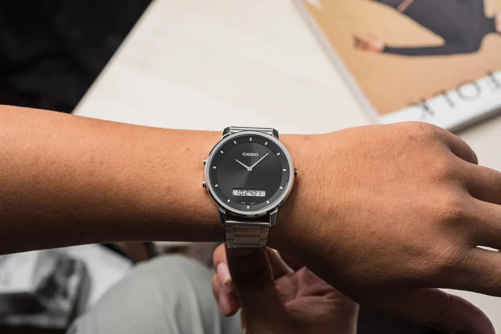 montre homme casio mtp b200d 1edf bracelet en acier inoxydable affichage numérique résistant à l'eau