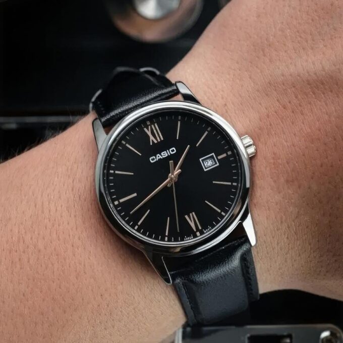 Montre Homme Casio - MTP-V002L-1B3UDF - Bracelet en Cuir Noir - Affichage analogique - Résistant à l'eau