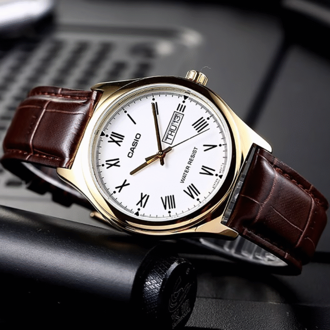 Montre Homme Casio - MTP-V006GL-7BUDF - Bracelet en Cuir Marron - Affichage analogique - Résistant à l'eau