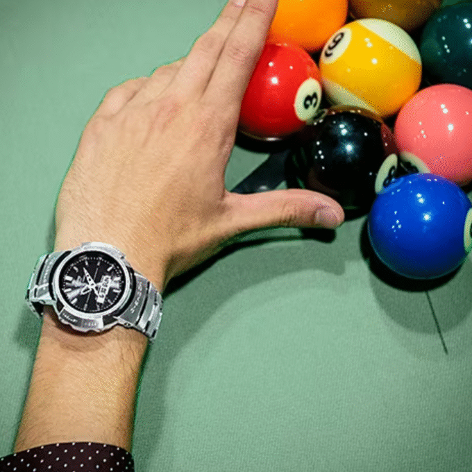 Montre Homme Casio G-SHOCK - AWM-500D-1A8DR - Bracelet en Acier Inoxydable - Alimentation énergie solaire - Affichage analogique Numérique -