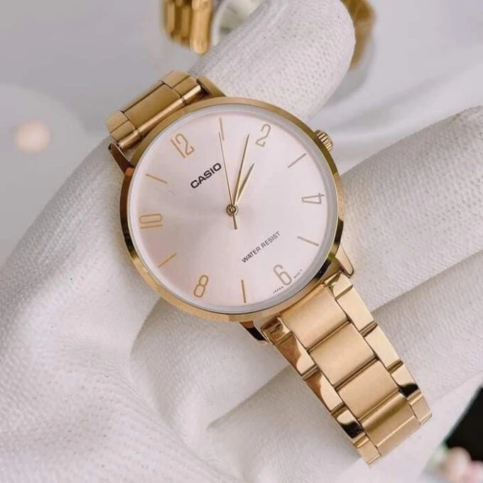 Montre Femme Casio - LTP-VT01G-4BUDF - Bracelet en Acier inoxydable Or - Affichage analogique - Résistant à l'eau