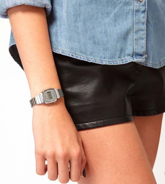 Montre Unisexe Casio - LA670WA-7DF - Bracelet en Acier inoxydable - Affichage Numérique - Résistant à l'eau