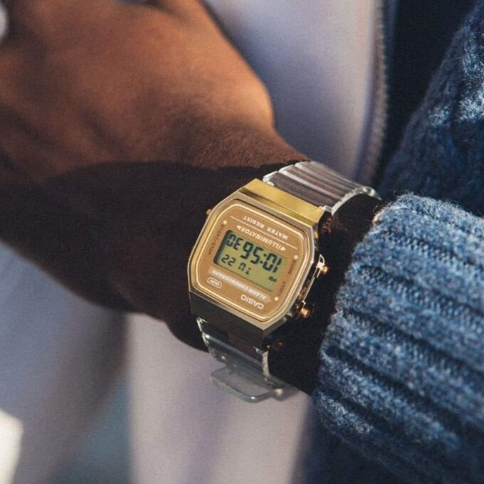 Montre Casio Unisexe - A168XESG-9ADF - Bracelet en Résine - Affichage Numérique - Résistant à l'eau