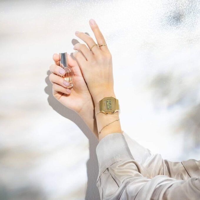 Montre Casio Unisexe - A168XESG-9ADF - Bracelet en Résine - Affichage Numérique - Résistant à l'eau