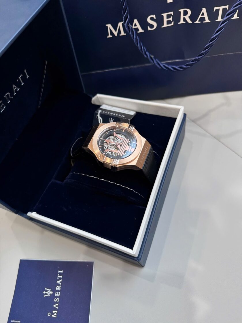 montre homme automatique maserati potenza 42mm acier doré rose, cadran noir, bracelet cuir noir, Étanche 10atm r8821108039