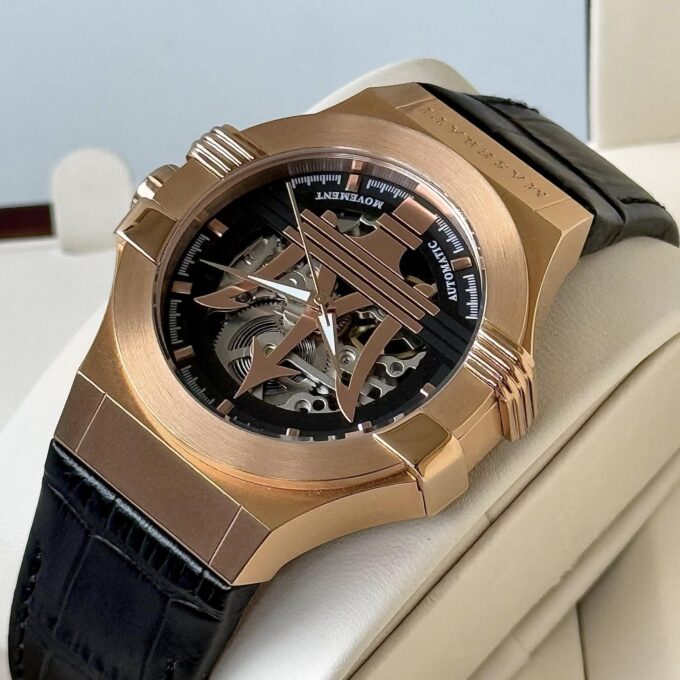 Montre Homme Automatique Maserati Potenza 42mm Acier Doré Rose, Cadran Noir, Bracelet Cuir Noir, Étanche 10ATM - R8821108039