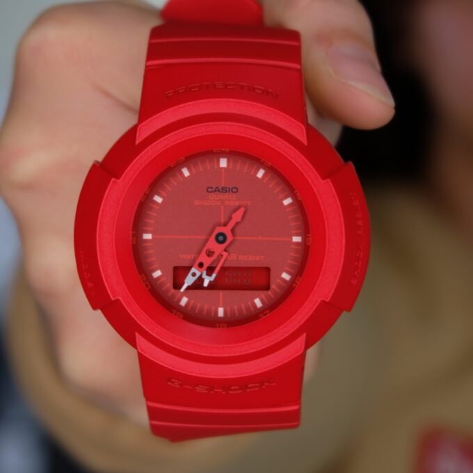 Montre Homme Casio G-SHOCK - Analogique & Numérique, Chronomètre, Alarme, Résistant aux chocs et à l’eau 200m - Bracelet Résine Rouge - Verre Minéral - AW-500BB-4EDR