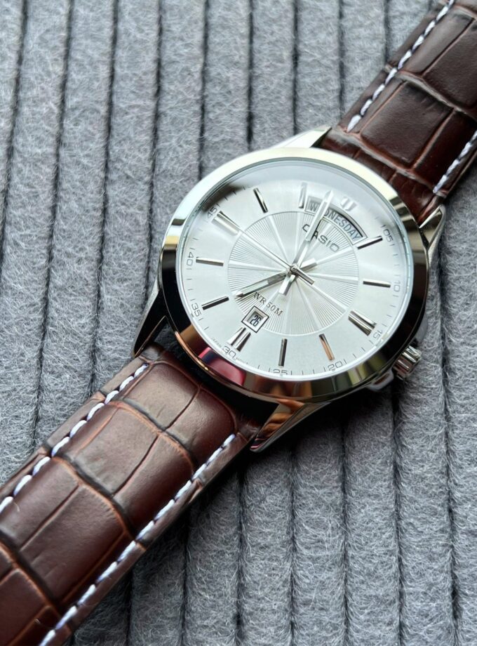 Montre Homme Casio - MTP-1381L-7AVDF - Bracelet en Cuir marron - Affichage analogique - Résistant à l'eau