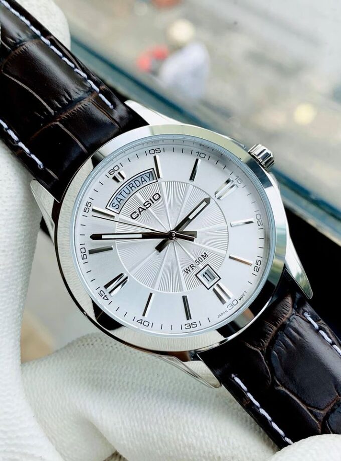 Montre Homme Casio - MTP-1381L-7AVDF - Bracelet en Cuir marron - Affichage analogique - Résistant à l'eau