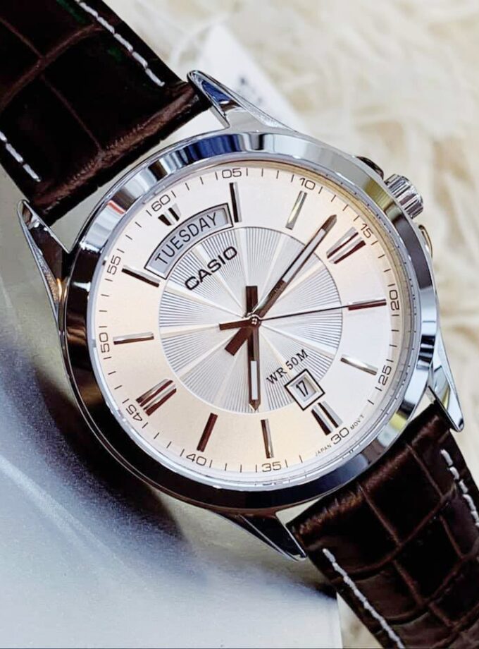 Montre Homme Casio - MTP-1381L-7AVDF - Bracelet en Cuir marron - Affichage analogique - Résistant à l'eau