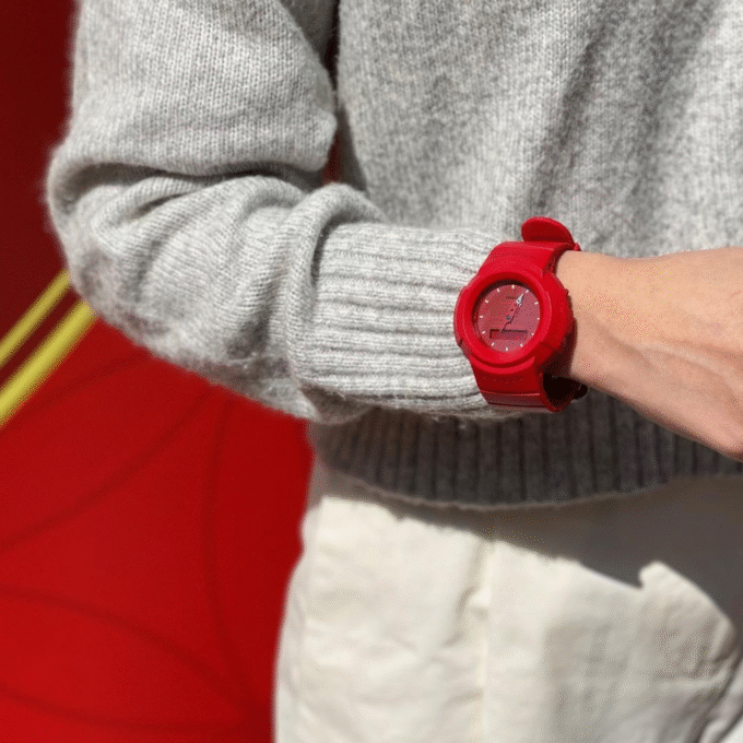 Montre Homme Casio G-SHOCK - Analogique & Numérique, Chronomètre, Alarme, Résistant aux chocs et à l’eau 200m - Bracelet Résine Rouge - Verre Minéral - AW-500BB-4EDR