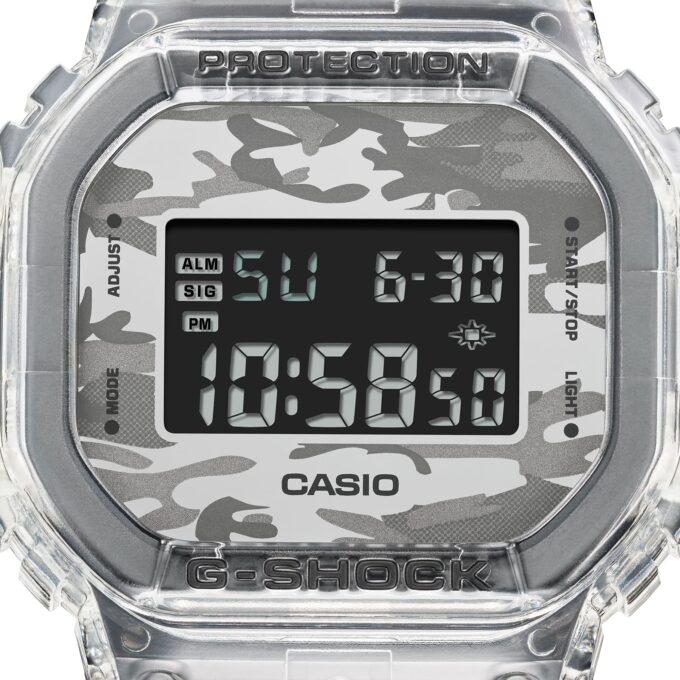 Montre Homme Casio G-Shock - DW-5600SKC-1DR - Bracelet en Résine Noir - Affichage Numérique - Résistant à l'eau